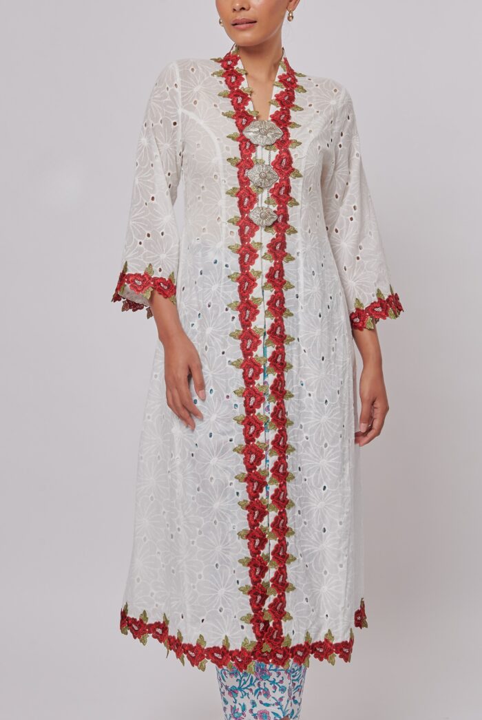 KEBAYA SARI PELANGI TOP IN WHITE