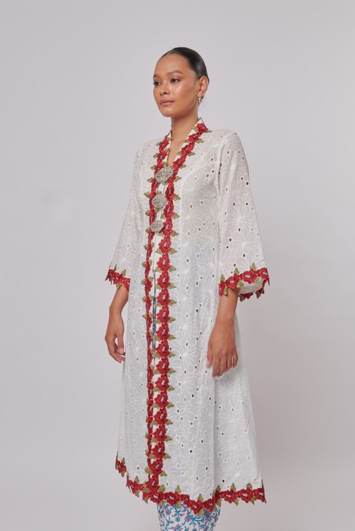 KEBAYA SARI PELANGI TOP IN WHITE - Image 2