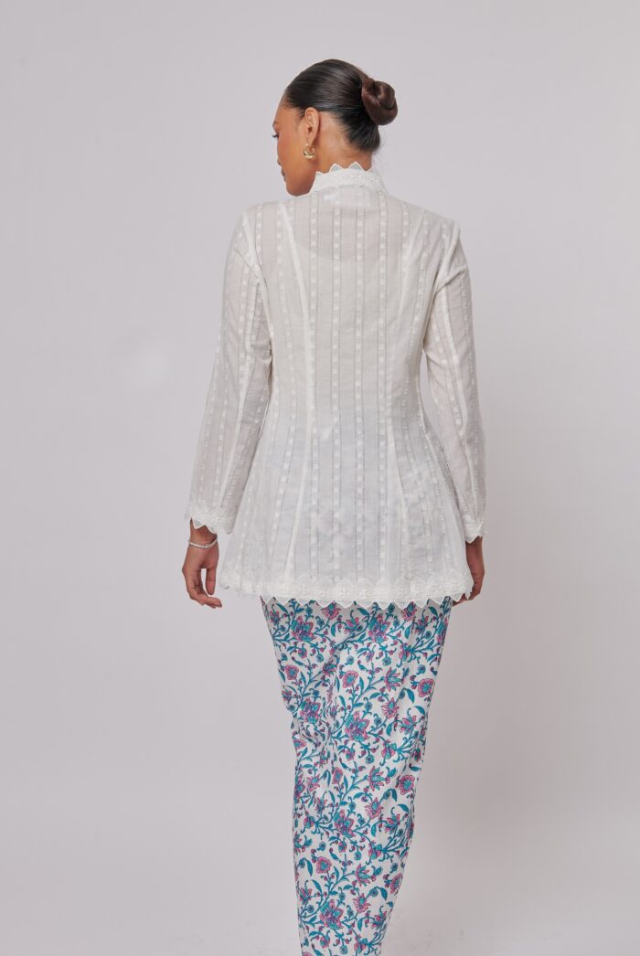 KEBAYA WAN CHIK TOP IN WHITE - Image 2