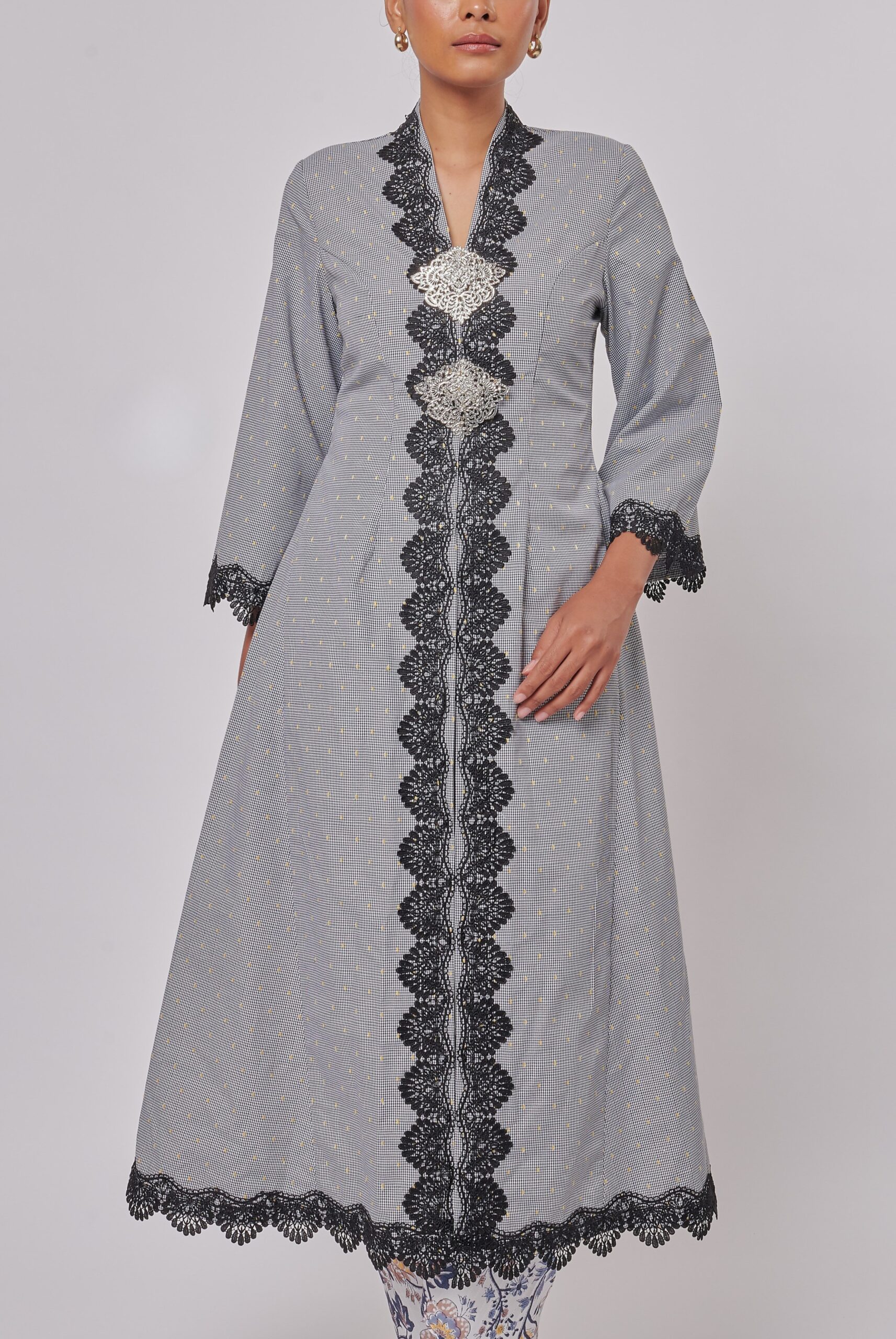 KEBAYA SARI PELANGI TOP IN BLACK