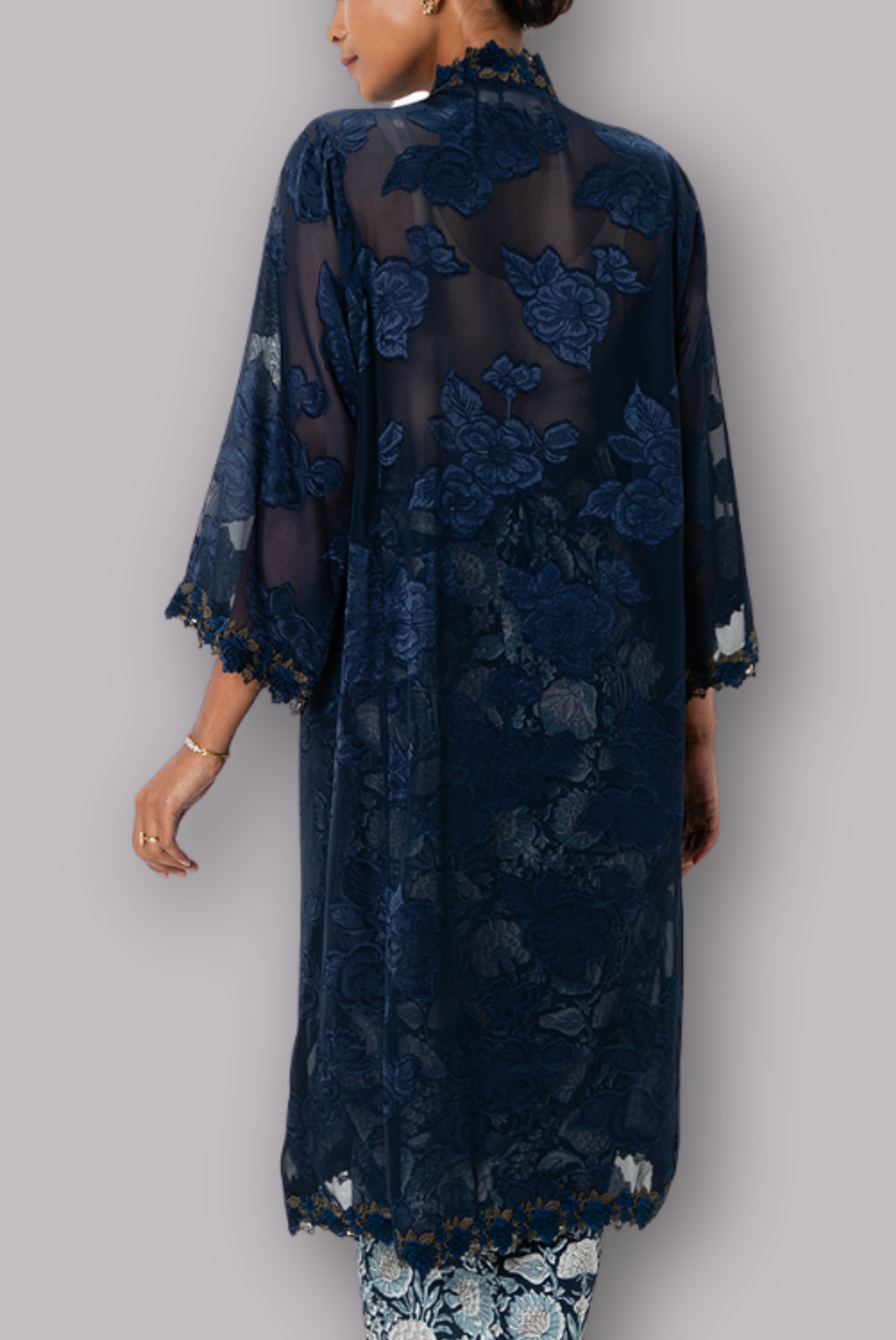 KEBAYA WAN NEN TOP IN BLUE - Image 3