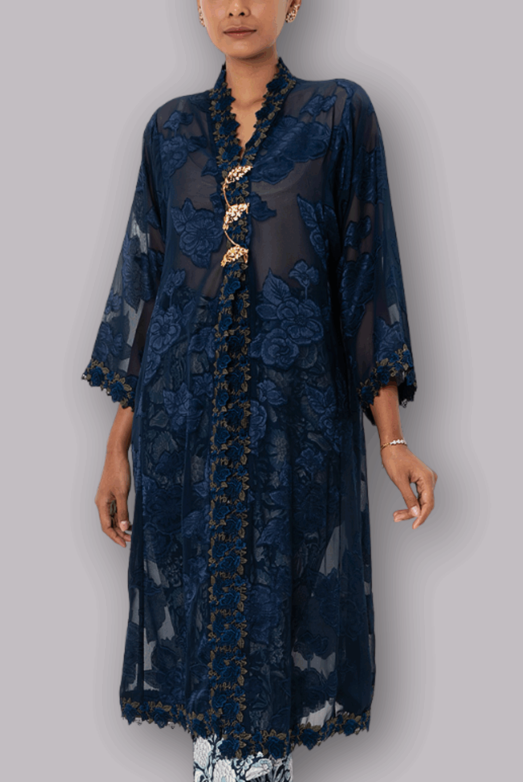 KEBAYA WAN NEN TOP IN BLUE