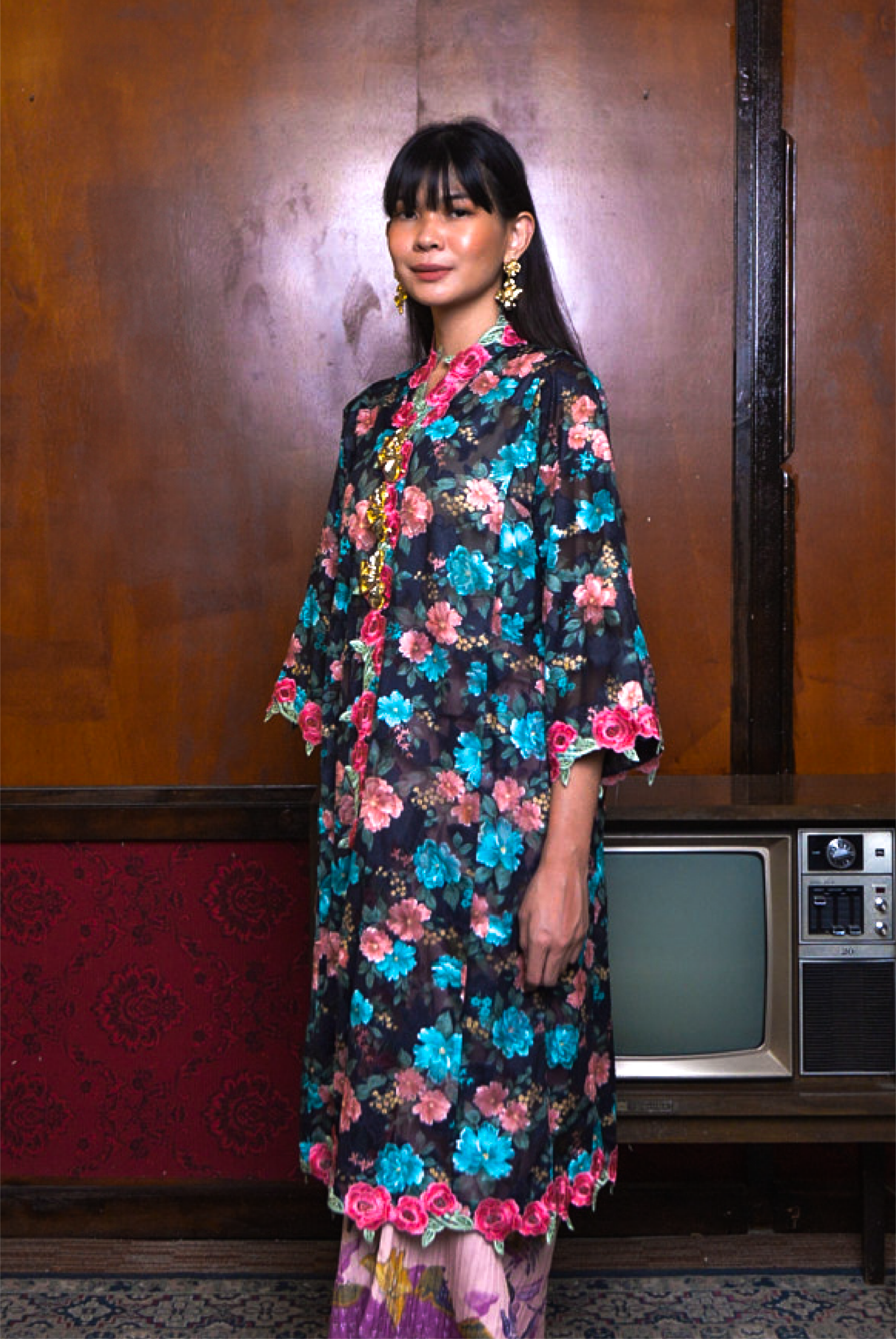 KEBAYA WAN NEN TOP IN BLACK