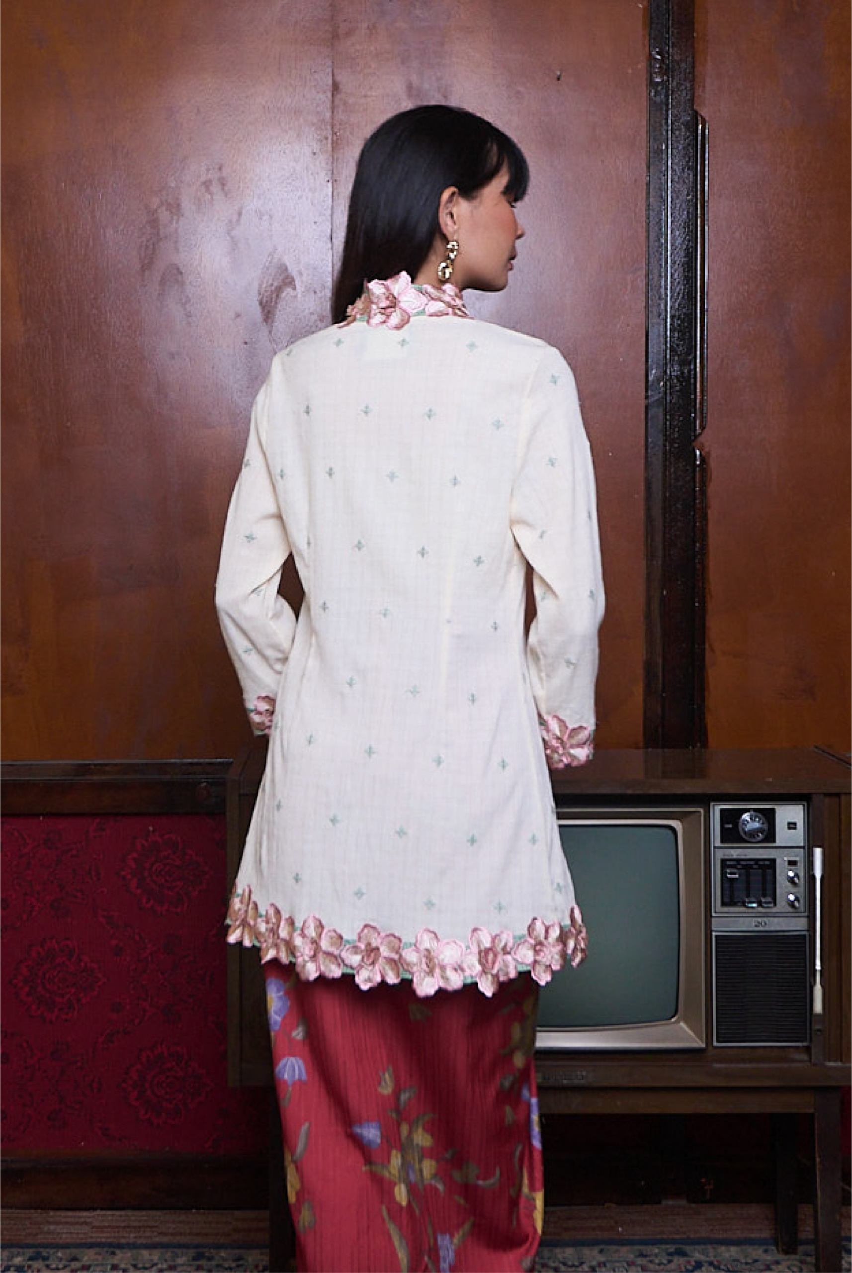 KEBAYA CHOR IN CREAM - Image 3