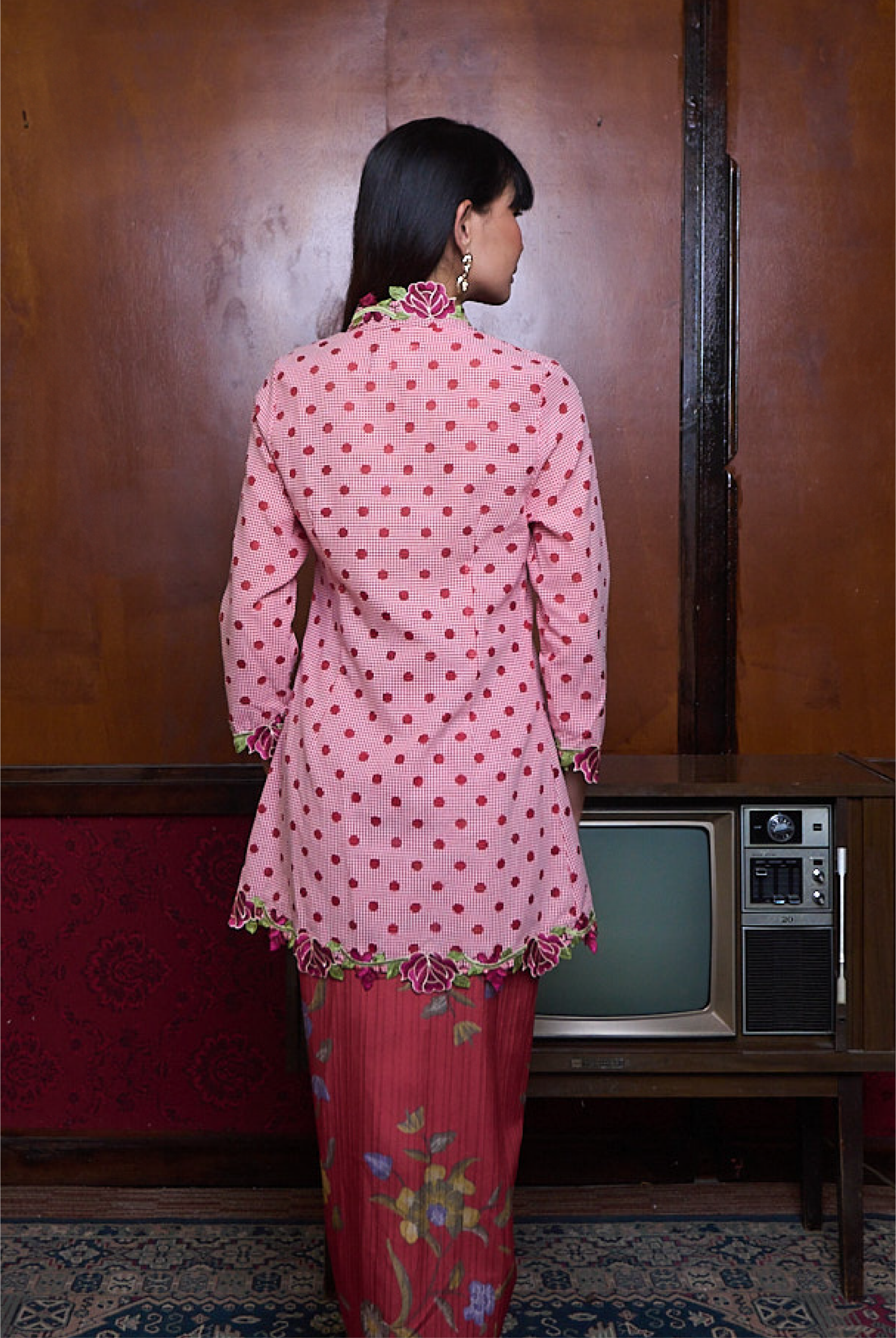 KEBAYA CHOR IN CHILI RED - Image 3