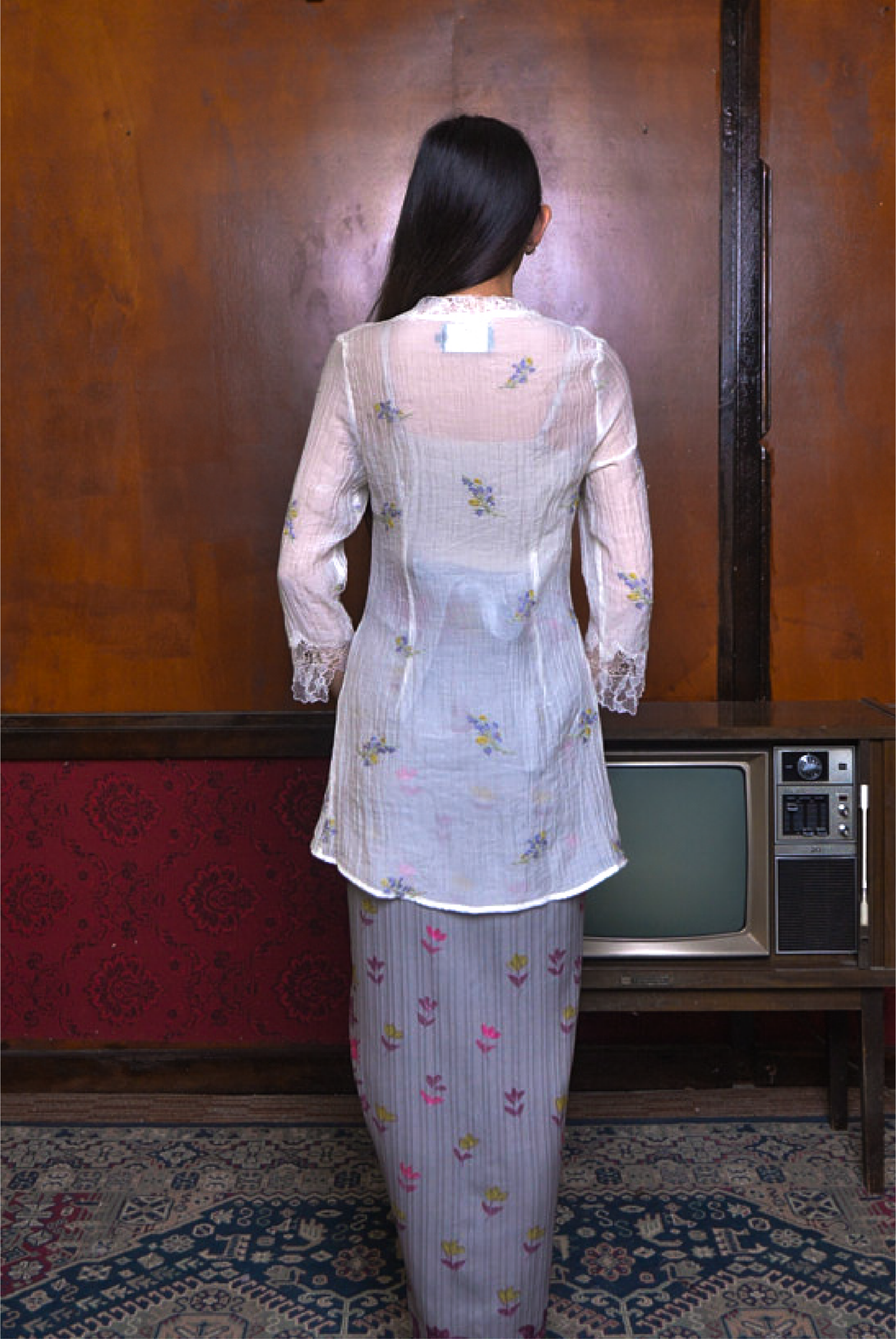 KEBAYA CHOR IN WHITE - Image 3