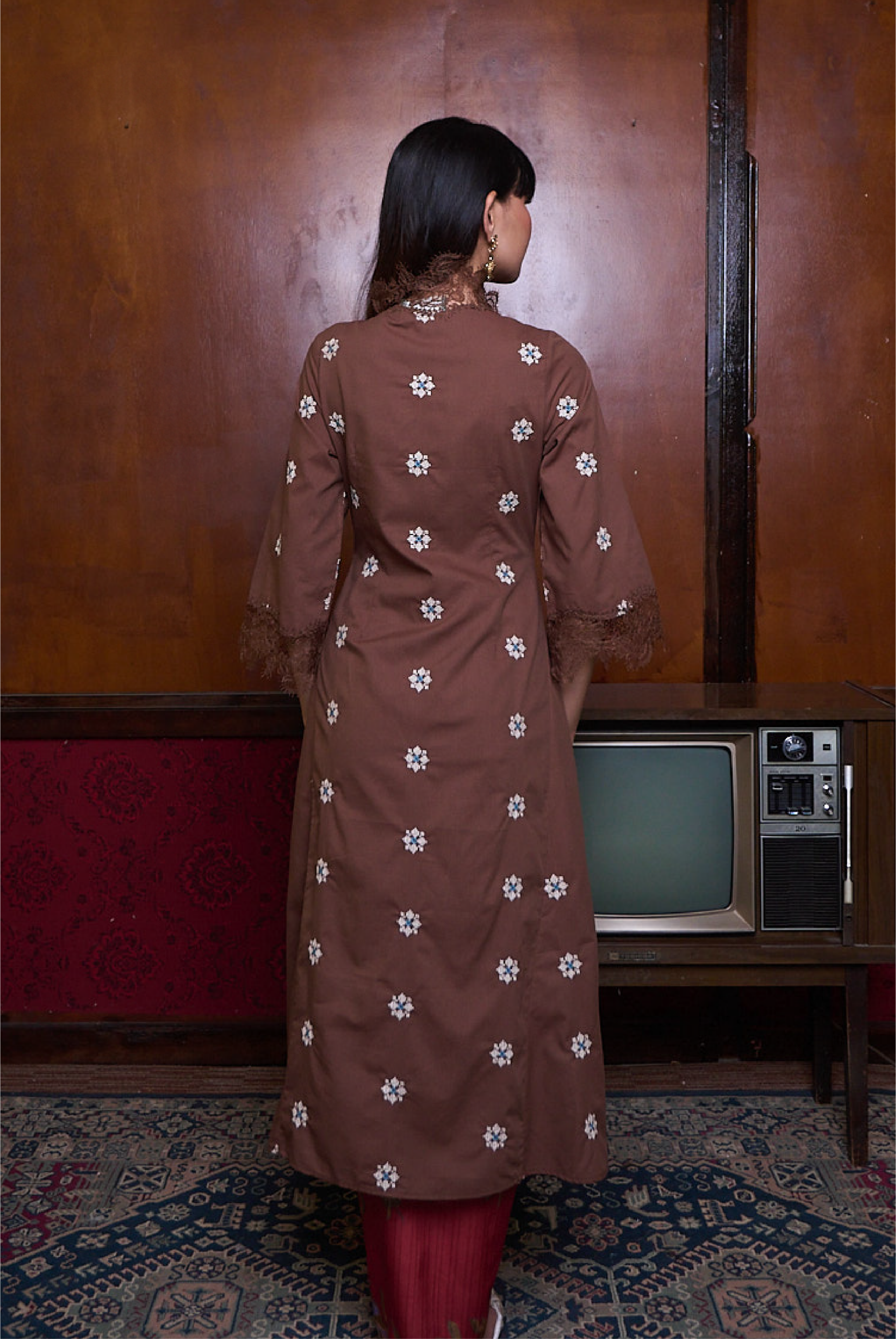 KEBAYA SARI PELANGI IN BROWN - Image 3