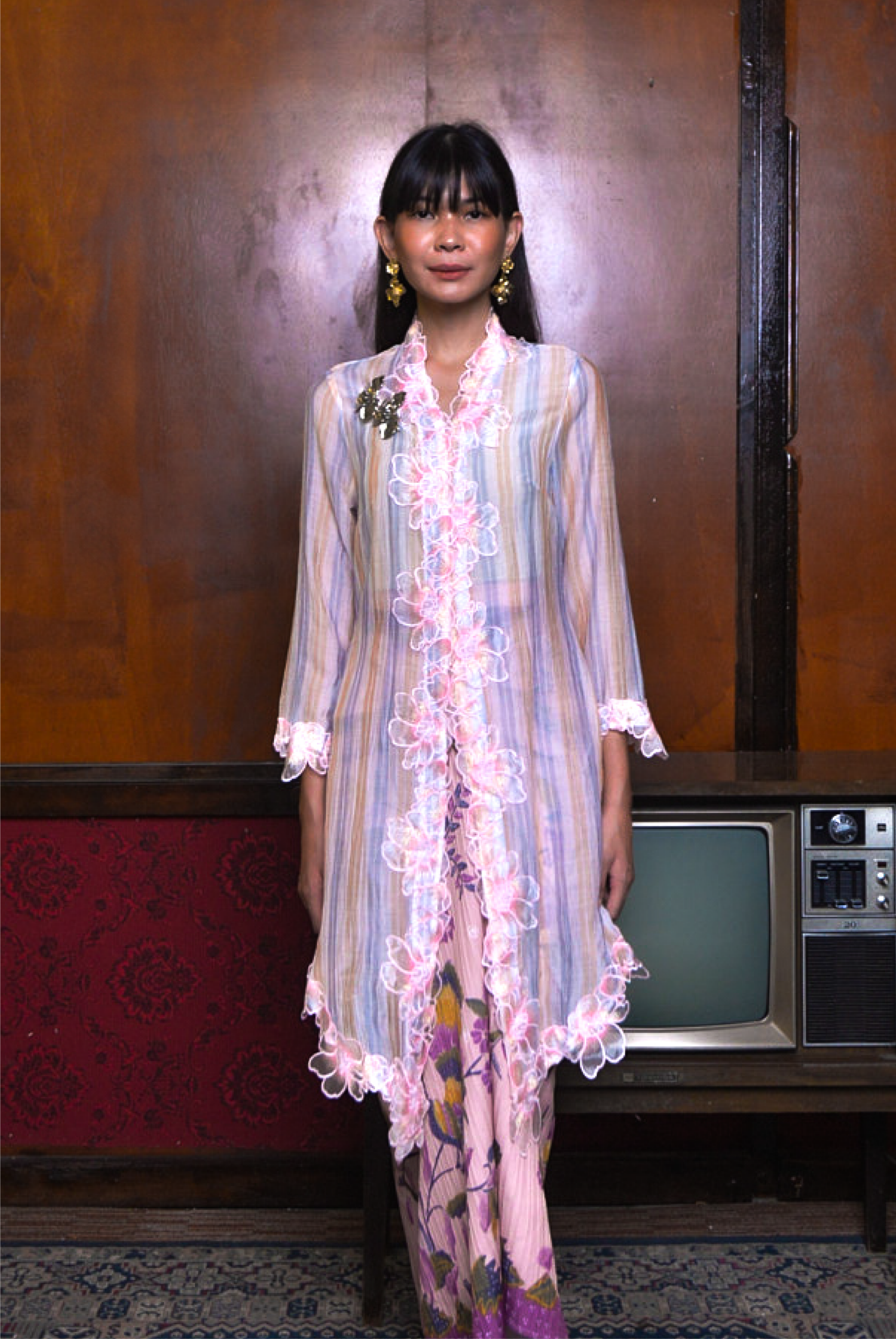 KEBAYA CIKGU ANOM TOP IN WHITE - Image 2