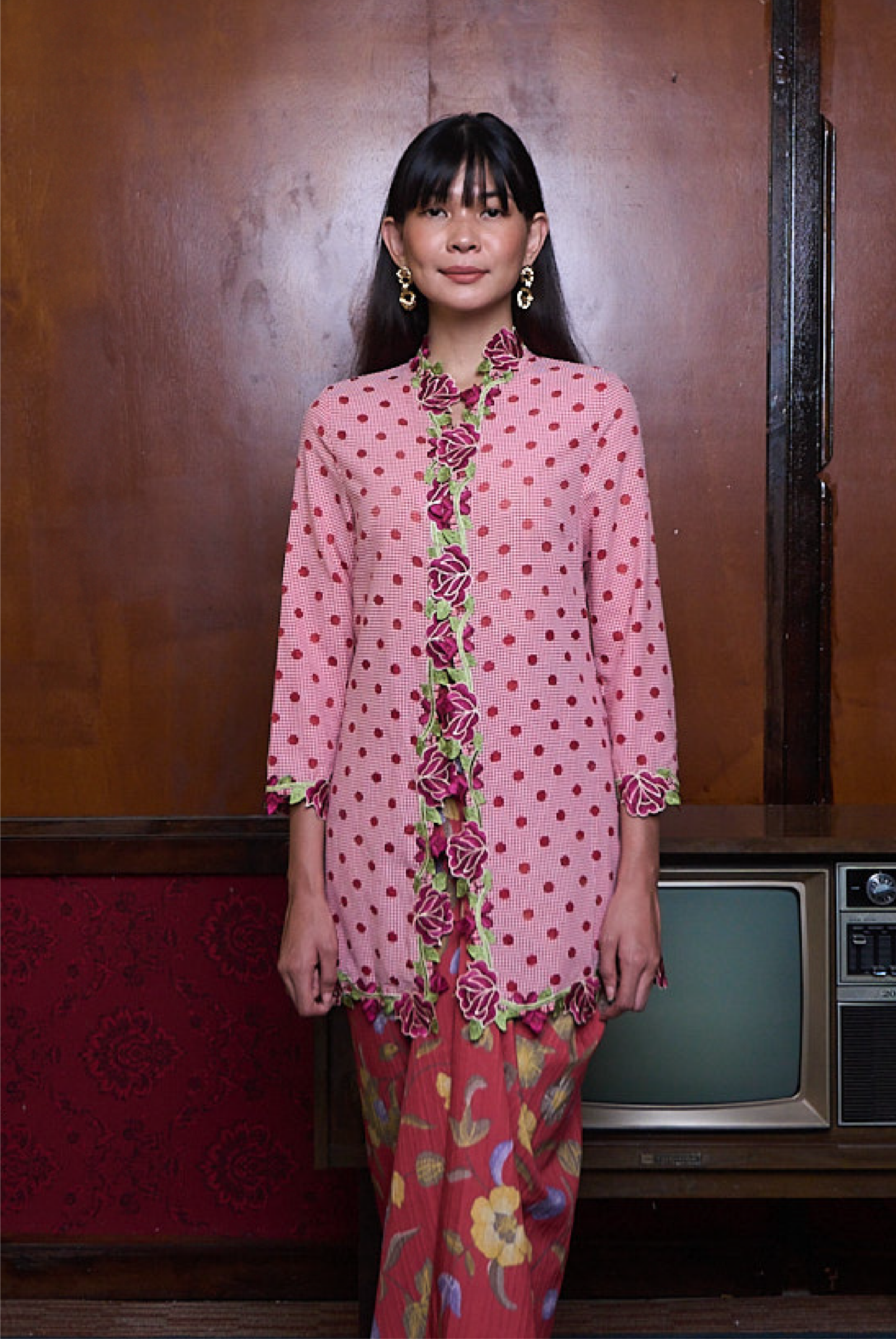 KEBAYA CHOR IN CHILI RED - Image 2