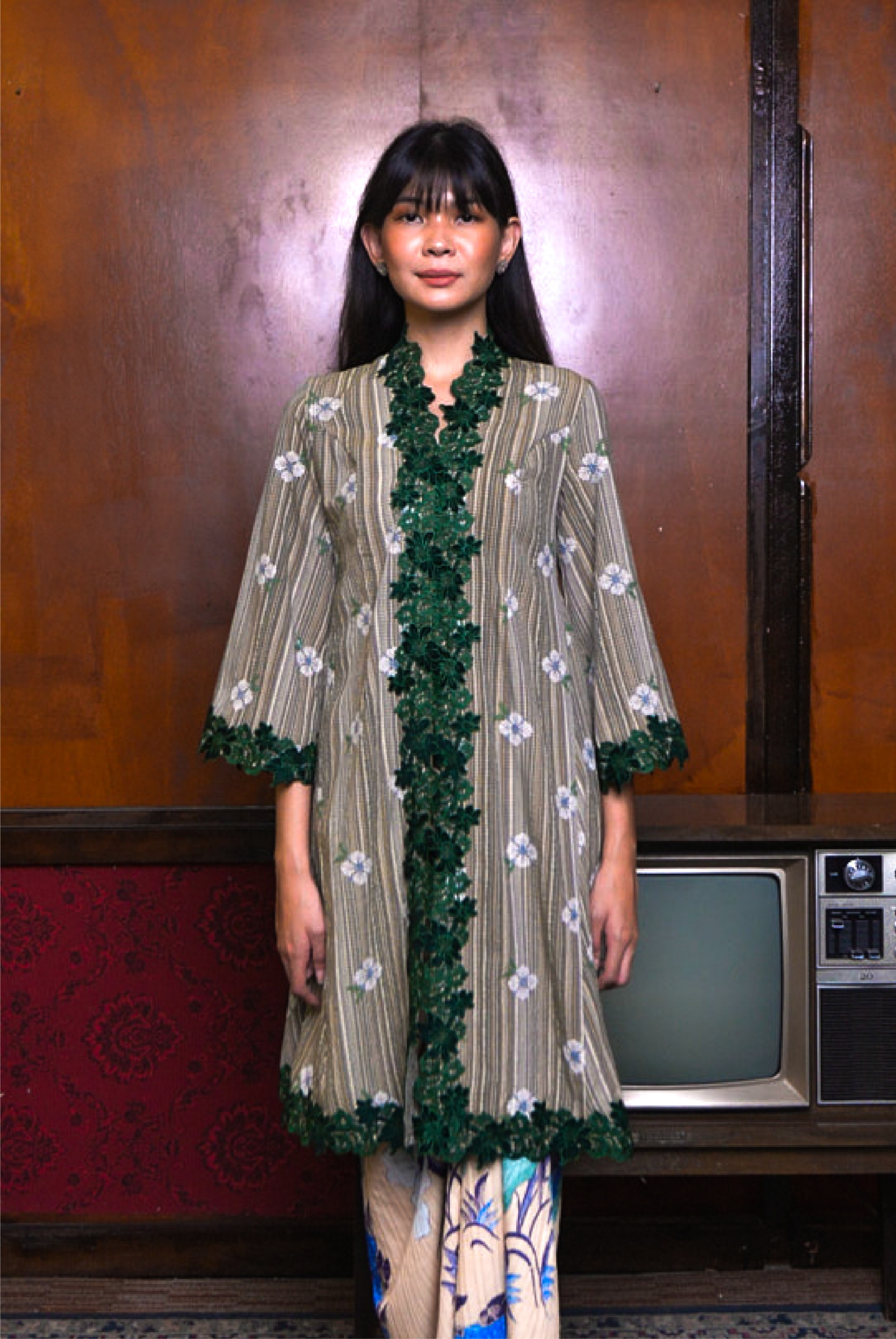 KEBAYA SETENGAH CIK WA IN EARTHY BROWN - Image 2