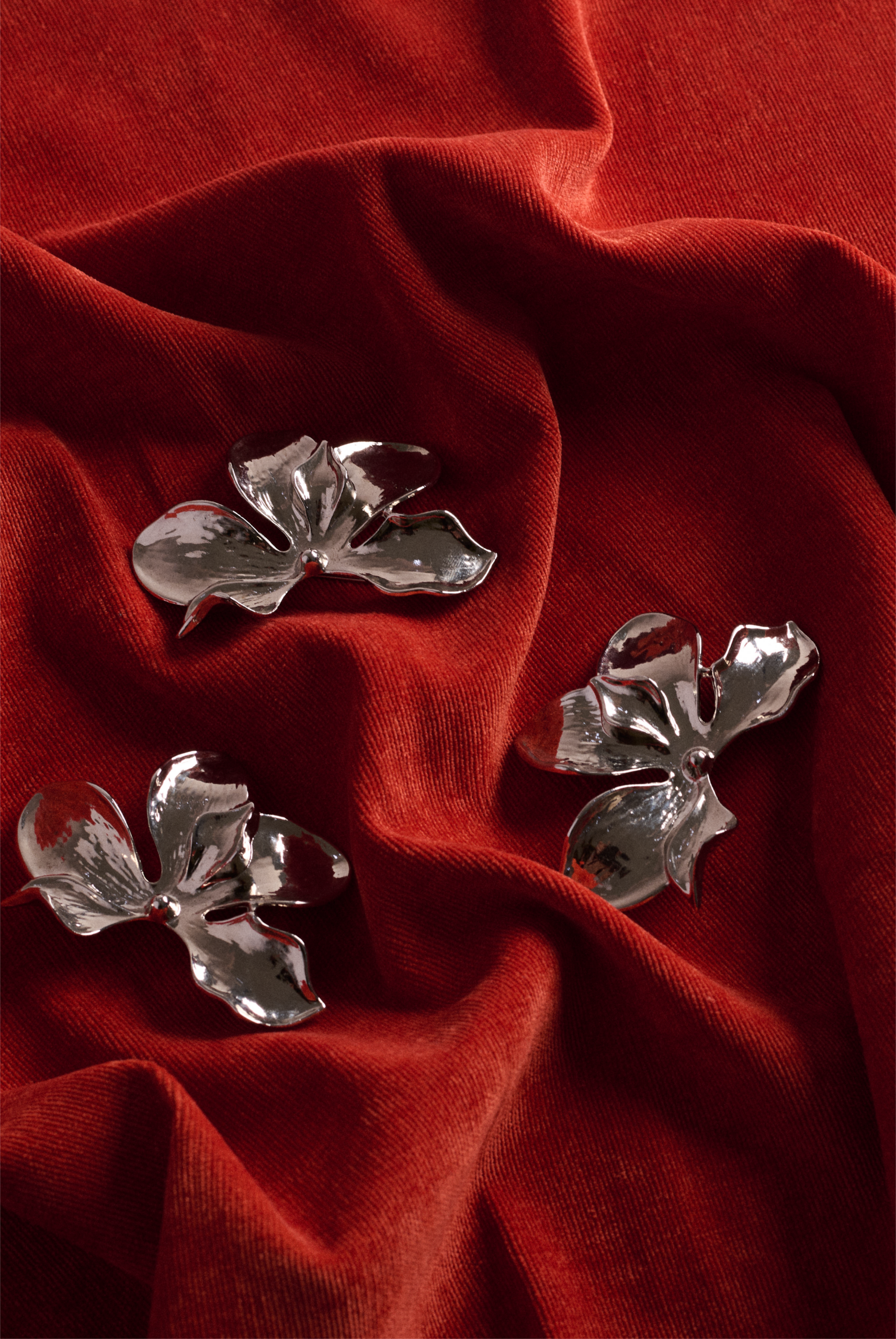 KERONGSANG LEMBAYUNG IN SILVER